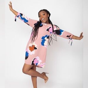 Women Floral mini dress with tie sleeves, NWT!